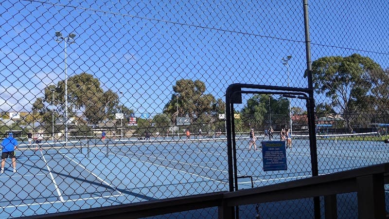 Photo of Peake Gardens Riverside Tennis Club padel courts
